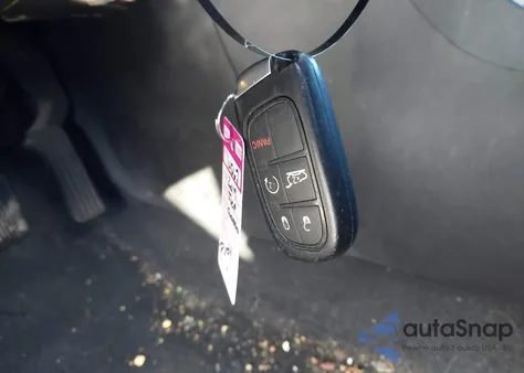 2019 Jeep Cherokee Latitude Plus 4X4 from USA, damaged, VIN 1C4PJMLX8KD287563